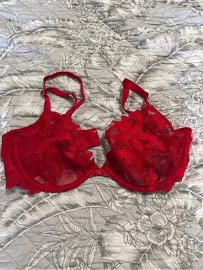 Victoria's Secret Red Floral Lace Underwire Bra
